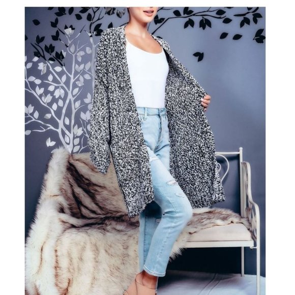 CARDIGAN  Small Medium  - Black and White - Picture 8 of 9